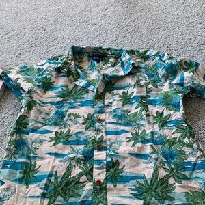 Old Navy Hawaiian Shirt size medium